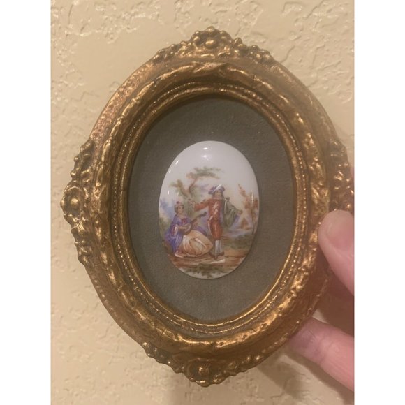 Vtg Cameo Creations x2  Victorian Ornate Gold Frames Oval Pictures Green - Picture 9 of 10